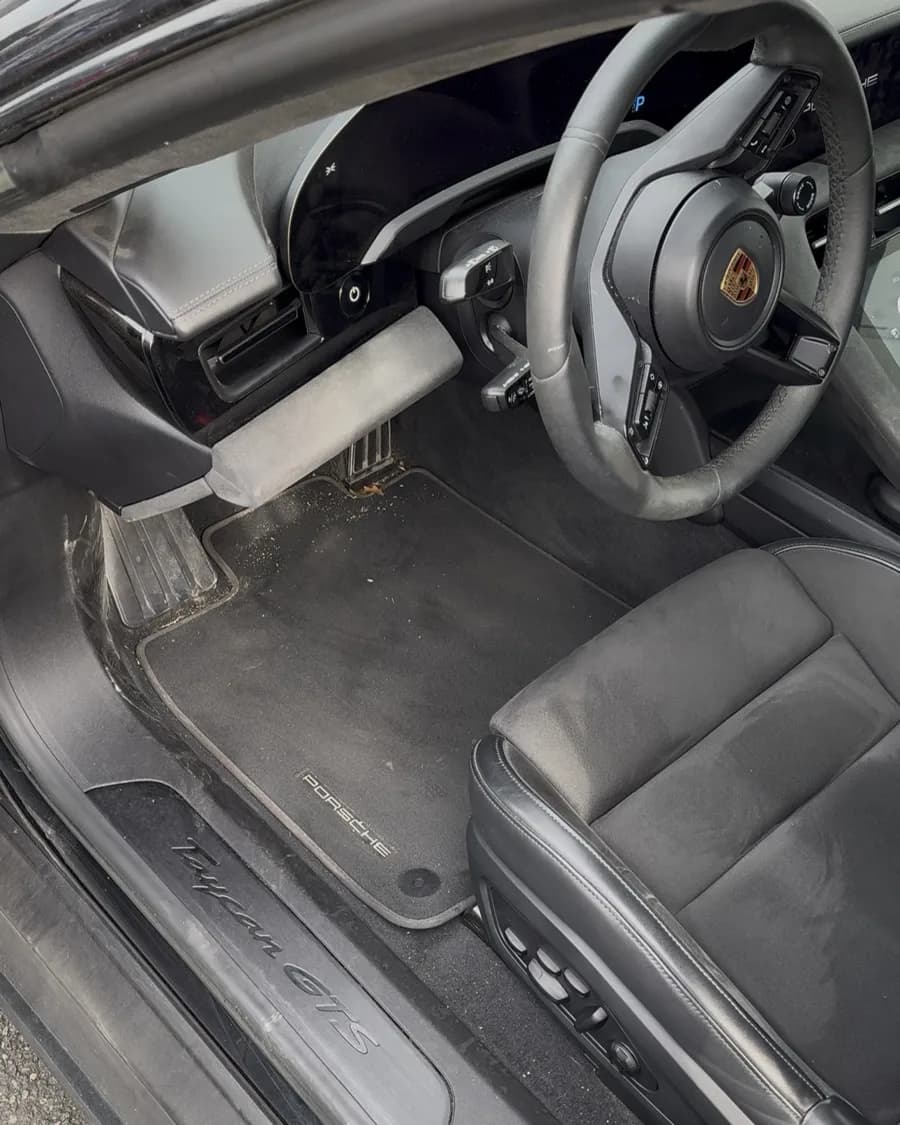 Porsche Taycan GTS, avant